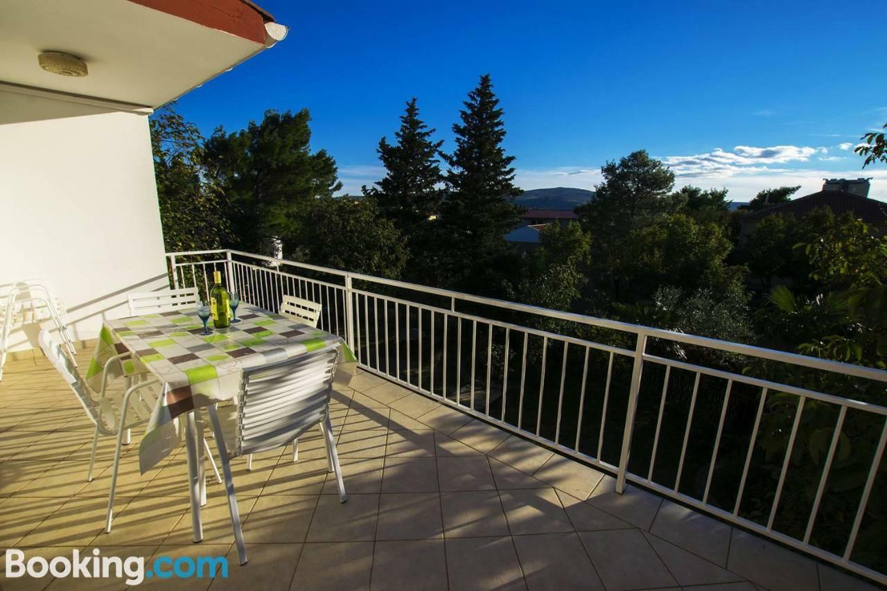 Apartamani Katarina Vl.Ilija Jusup Apartamento Starigrad Paklenica Exterior foto