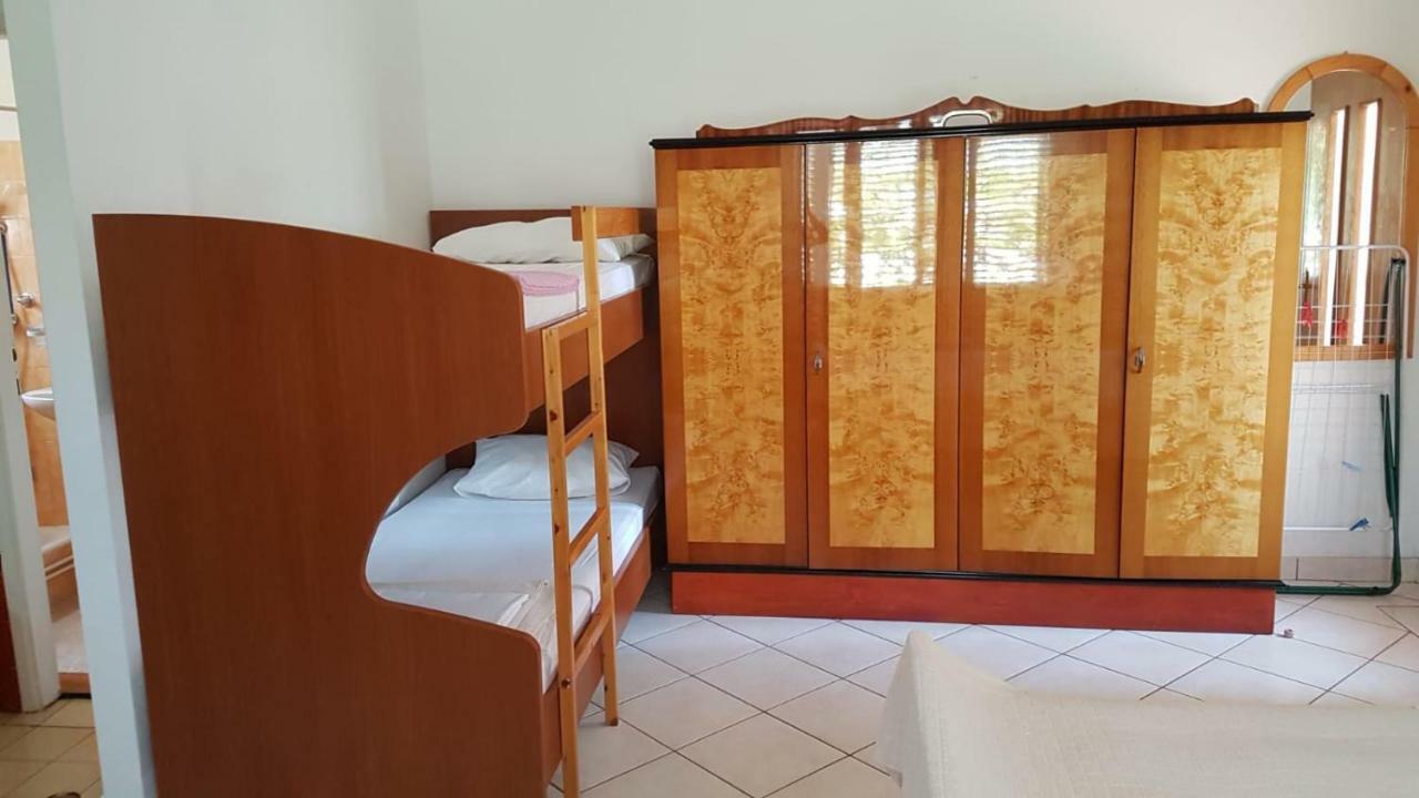 Apartamani Katarina Vl.Ilija Jusup Apartamento Starigrad Paklenica Exterior foto