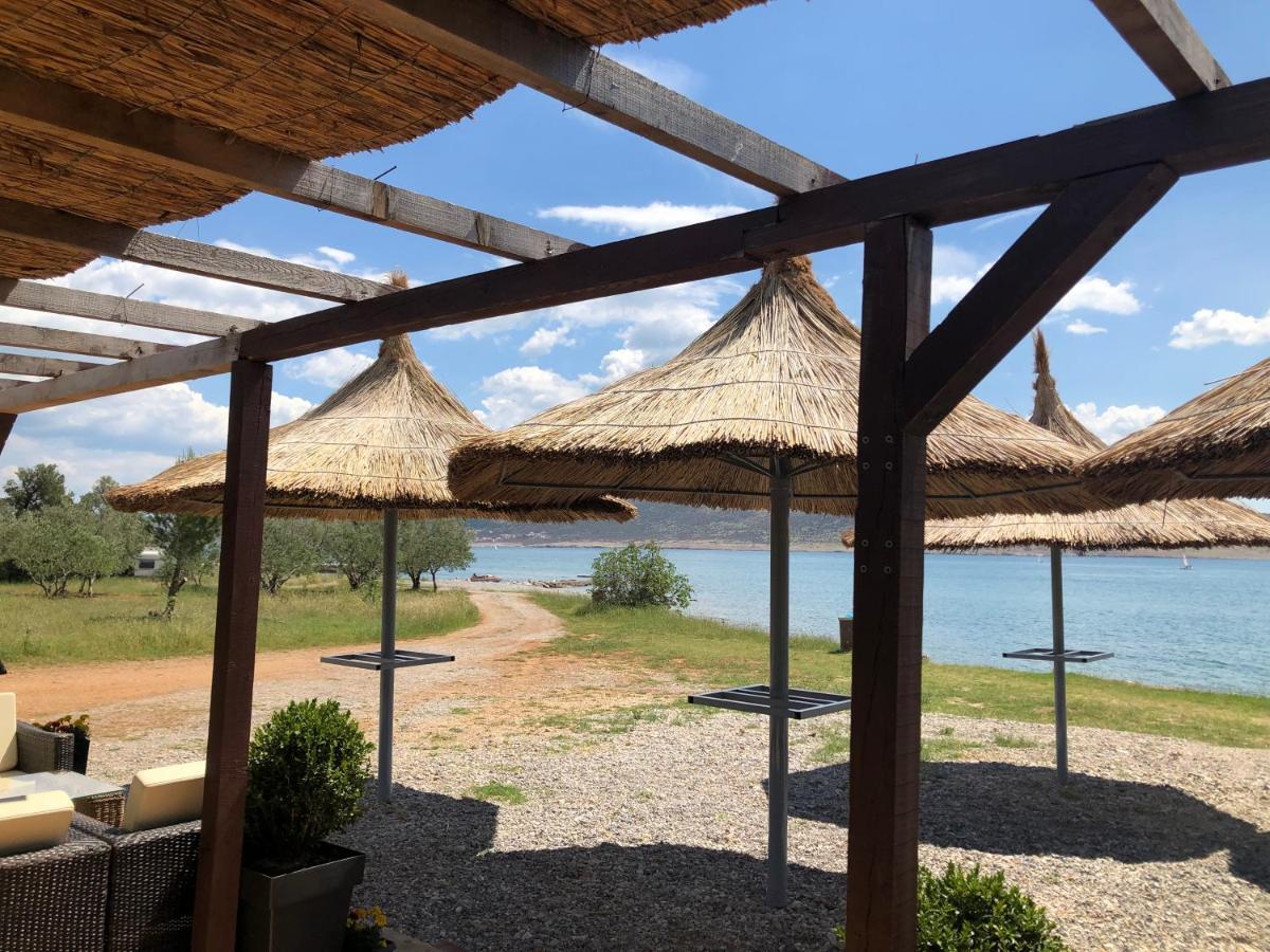 Apartamani Katarina Vl.Ilija Jusup Apartamento Starigrad Paklenica Exterior foto